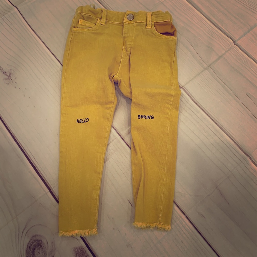 Zara Mustard colored jeans. Size 2/3 years